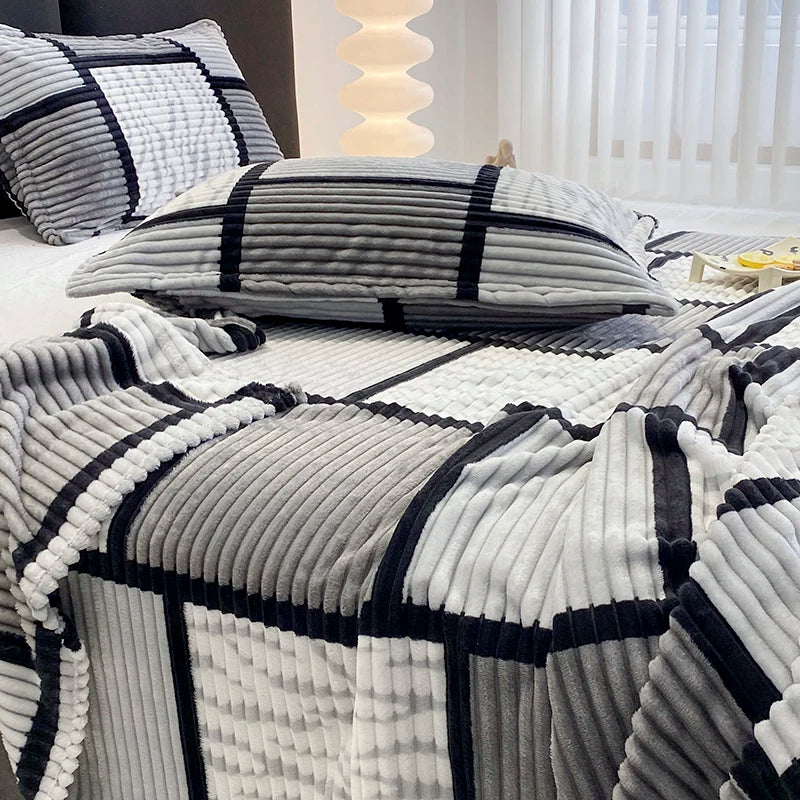 Soft Plush Plaid Throw Blanket, All Season, Multifunctional