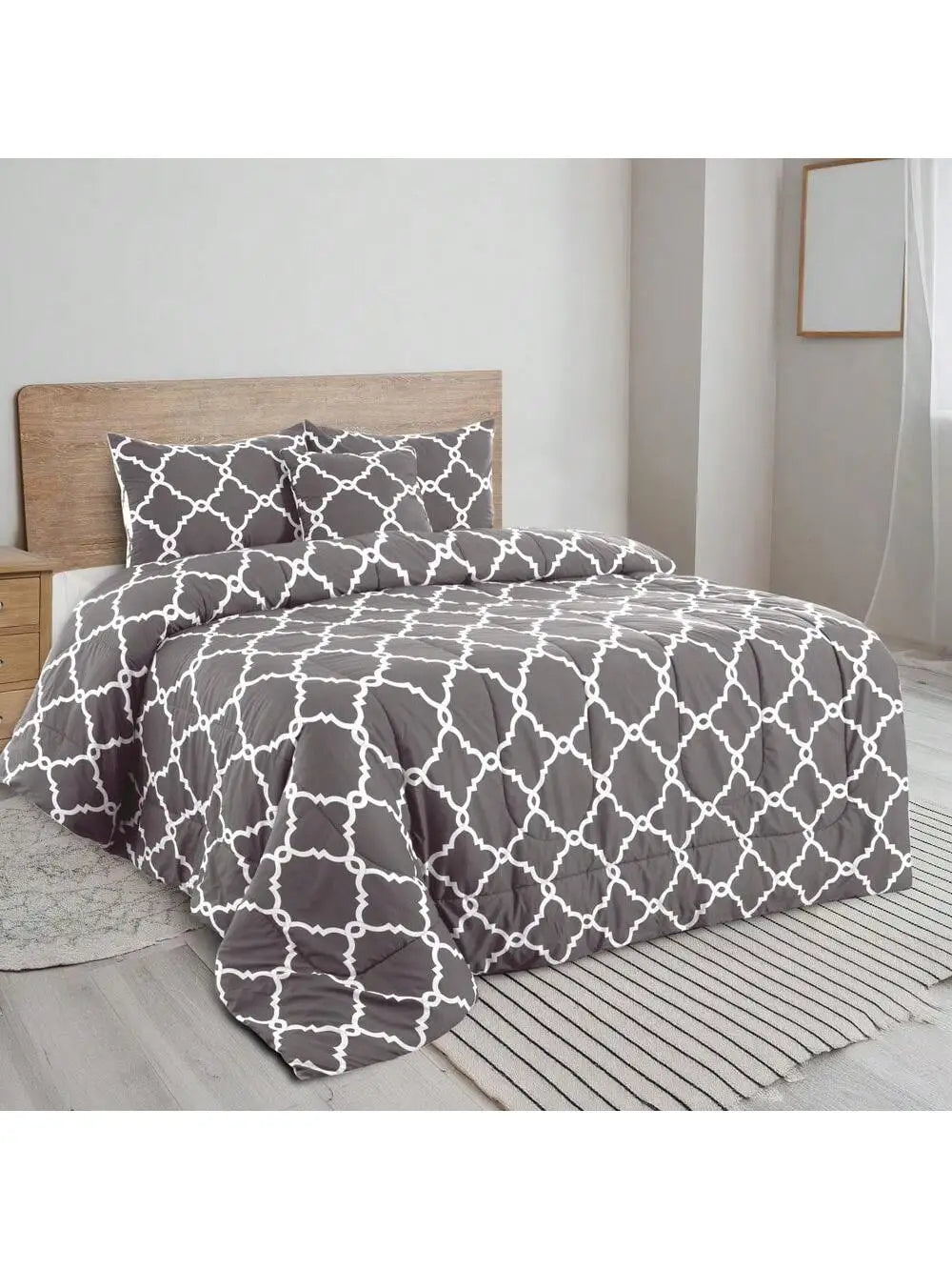 Reversible 5pc Printed Comforter Set, Inc. 1 Comforter, 2 Pillow Shams