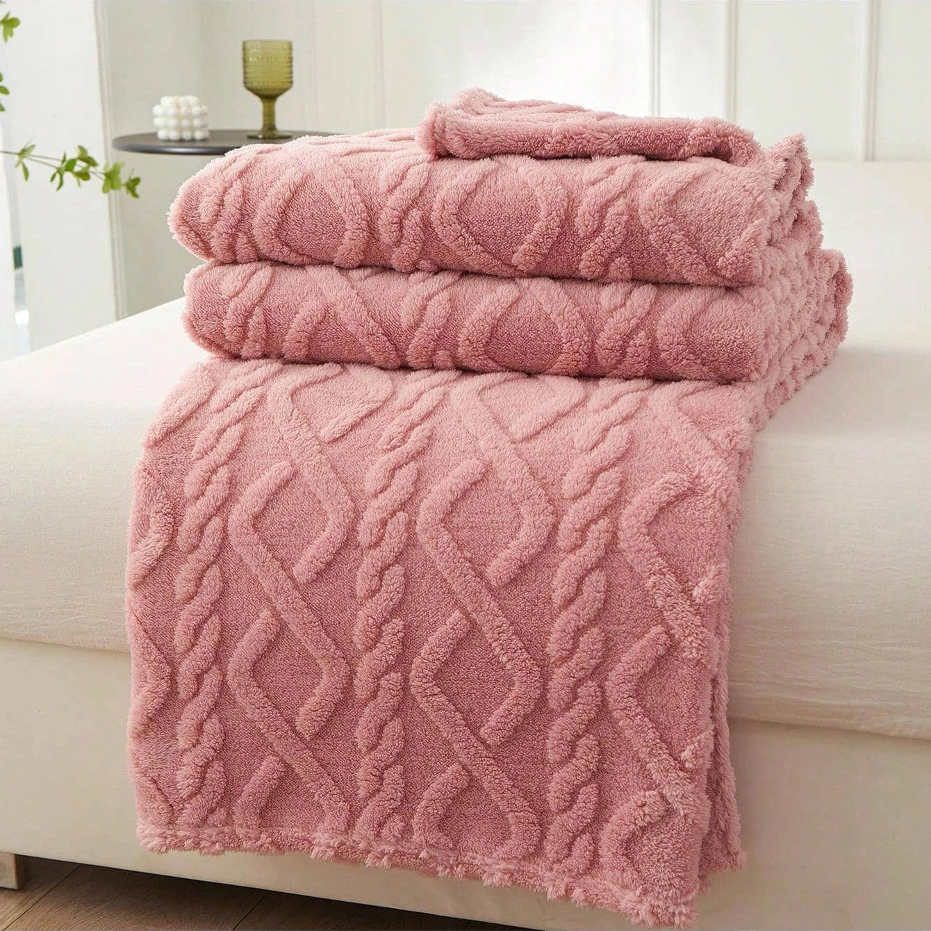 1pc Single-Layer Coral Fleece Blanket, Lightweight & Multi-Purpose