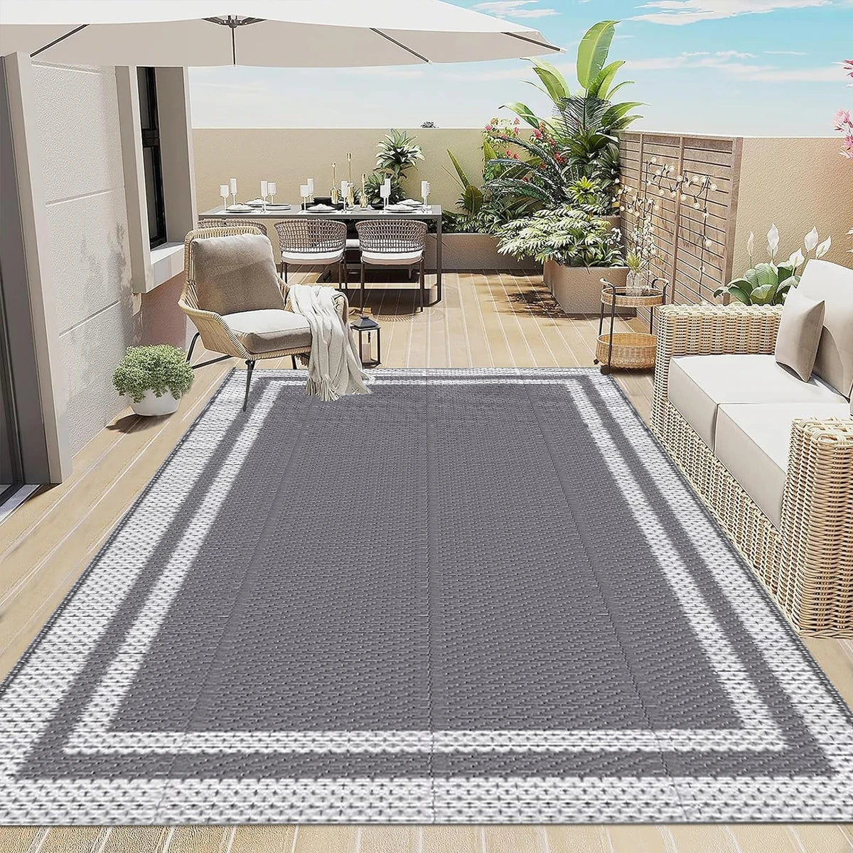 Outdoor Waterproof Reversible Plastic Straw Patio Rug