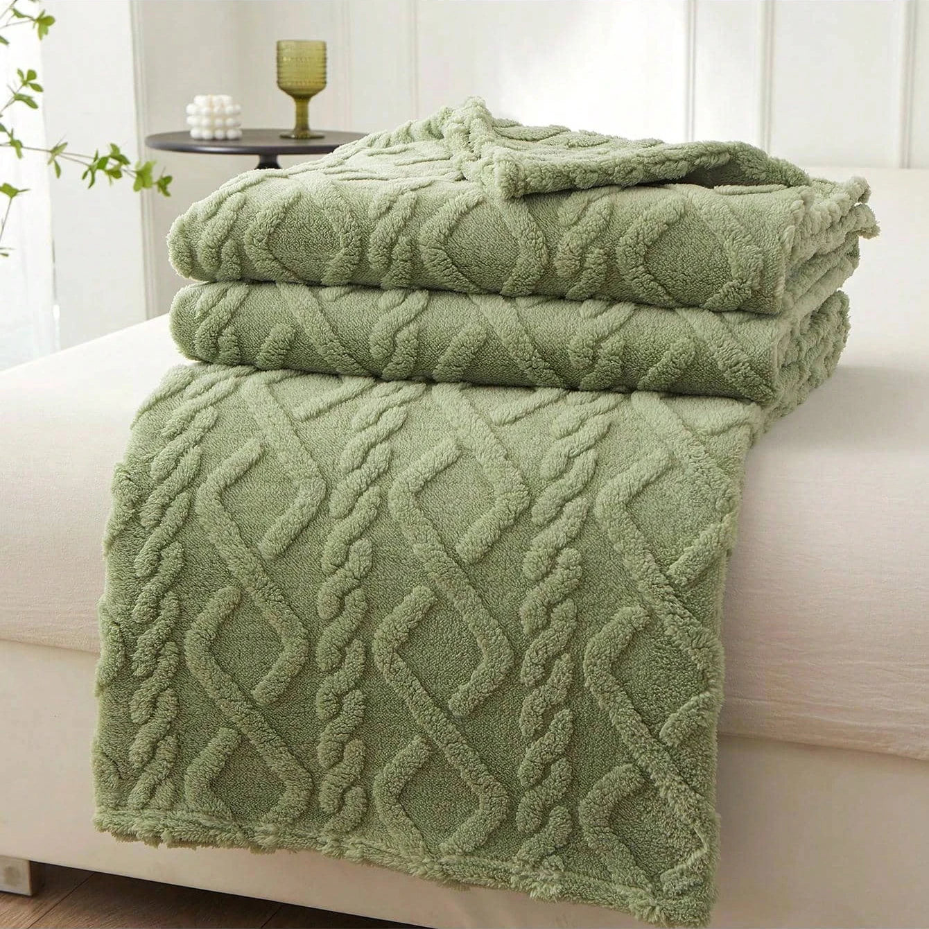1pc Single-Layer Coral Fleece Blanket, Lightweight & Multi-Purpose