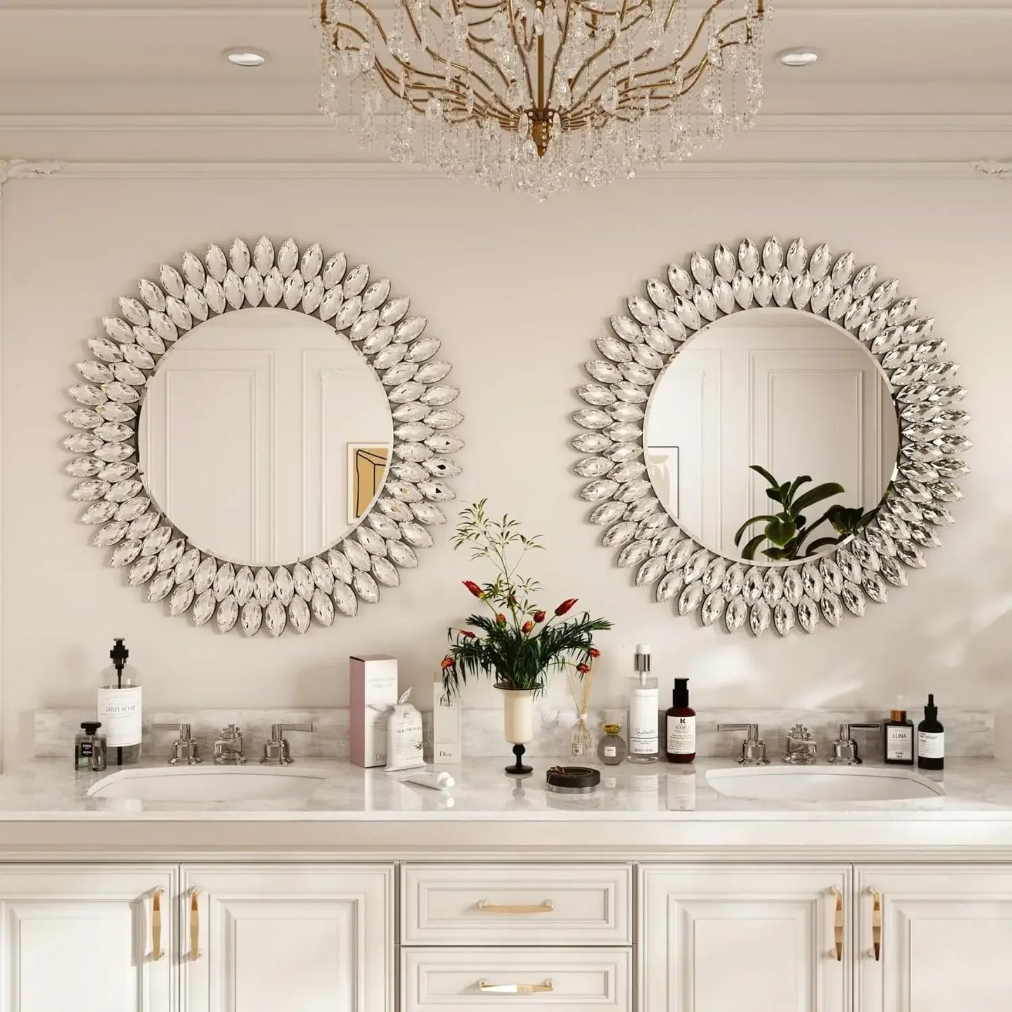 26" Round, Beveled Diamond Jeweled Mirror