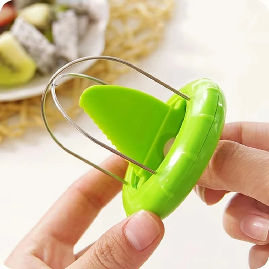 Fast Fruit Kiwi Cutter, Peeler, Slicer