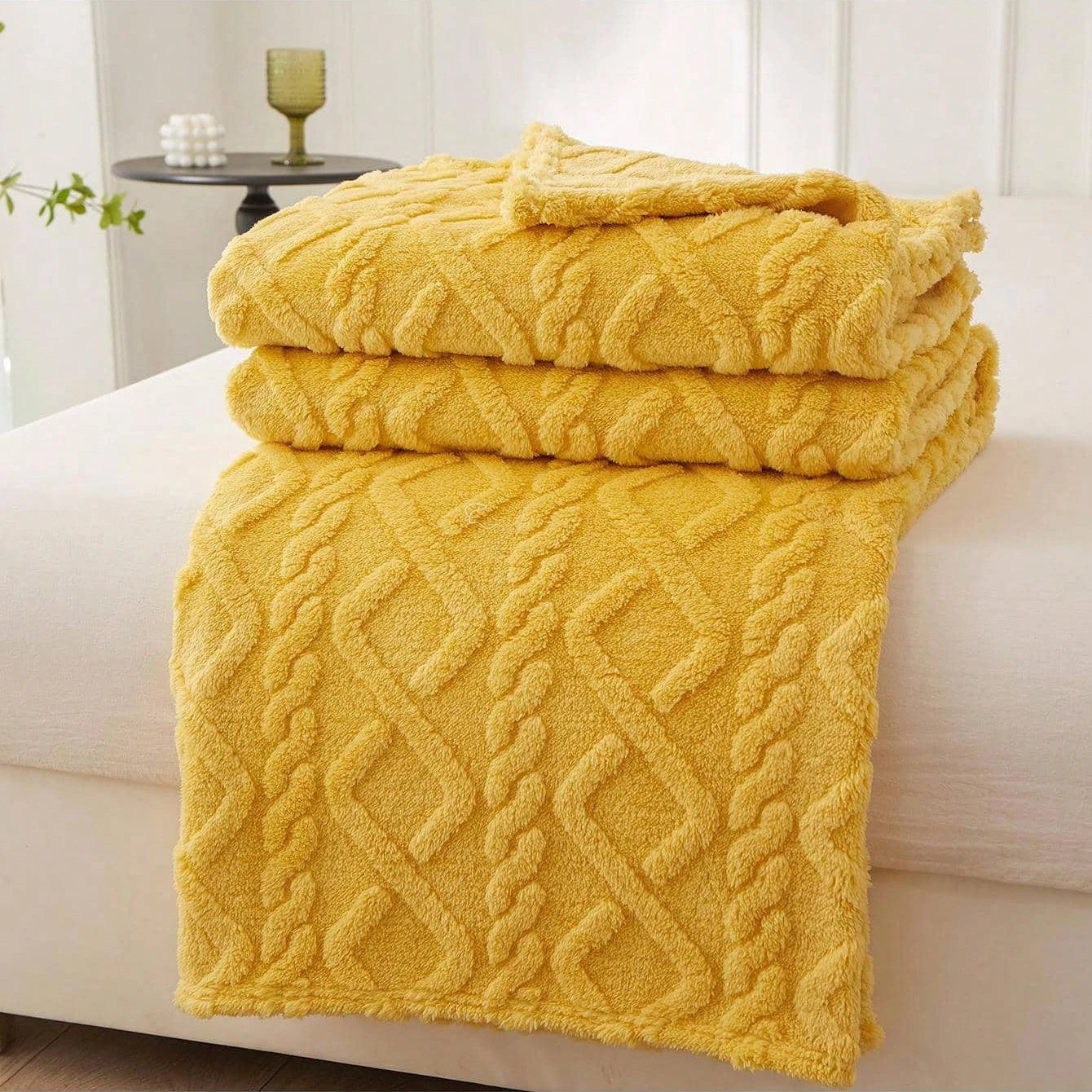 1pc Single-Layer Coral Fleece Blanket, Lightweight & Multi-Purpose