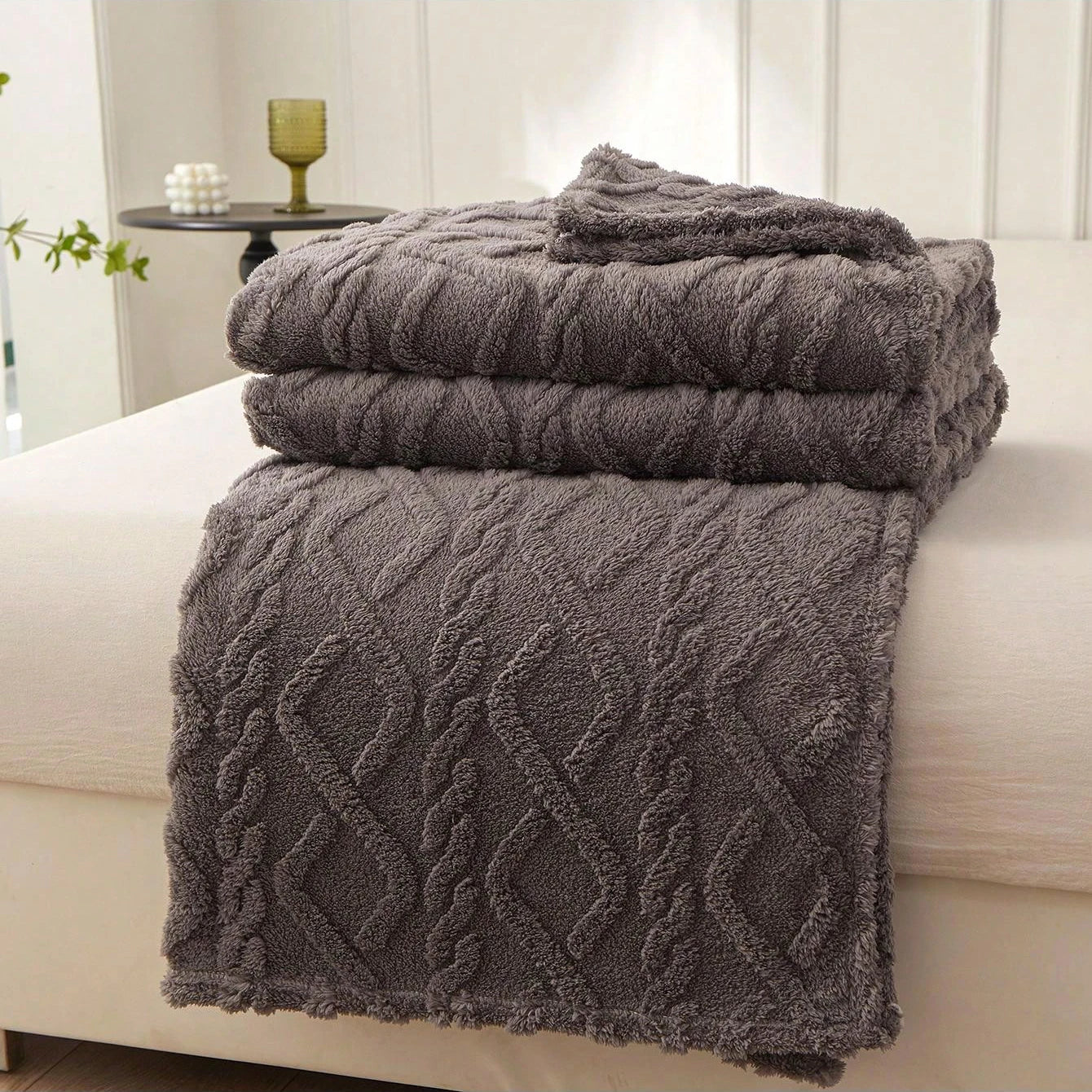 1pc Single-Layer Coral Fleece Blanket, Lightweight & Multi-Purpose