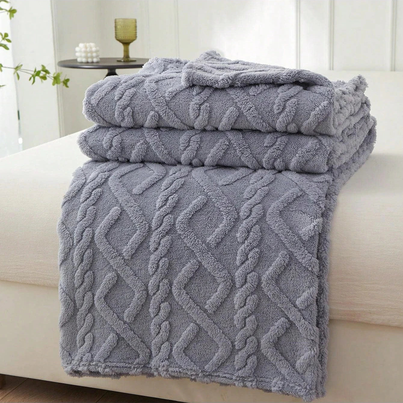 1pc Single-Layer Coral Fleece Blanket, Lightweight & Multi-Purpose