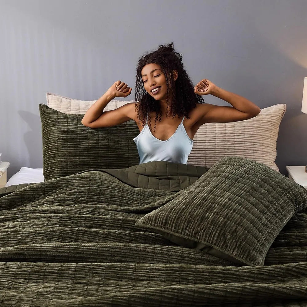 Elegant King Plush Velvet Quilt - Striped Channel Stitch