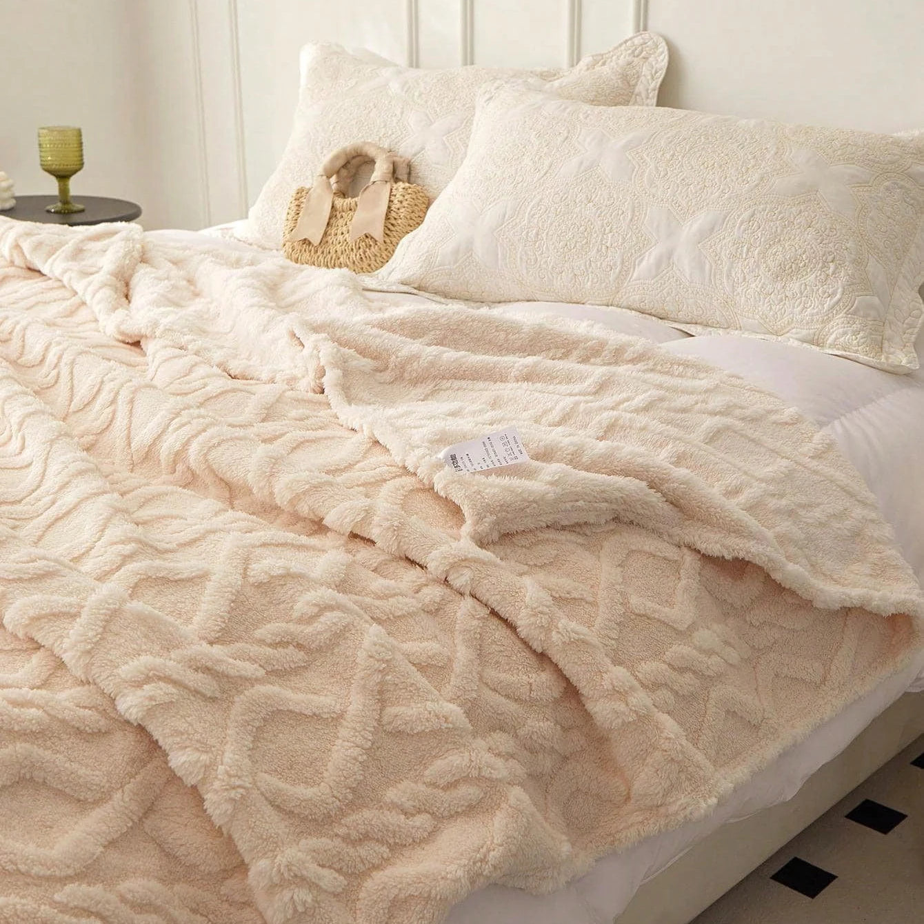 1pc Single-Layer Coral Fleece Blanket, Lightweight & Multi-Purpose